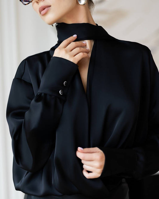BE SURE – Blusa Elegante in Raso con Sciarpa – Nero