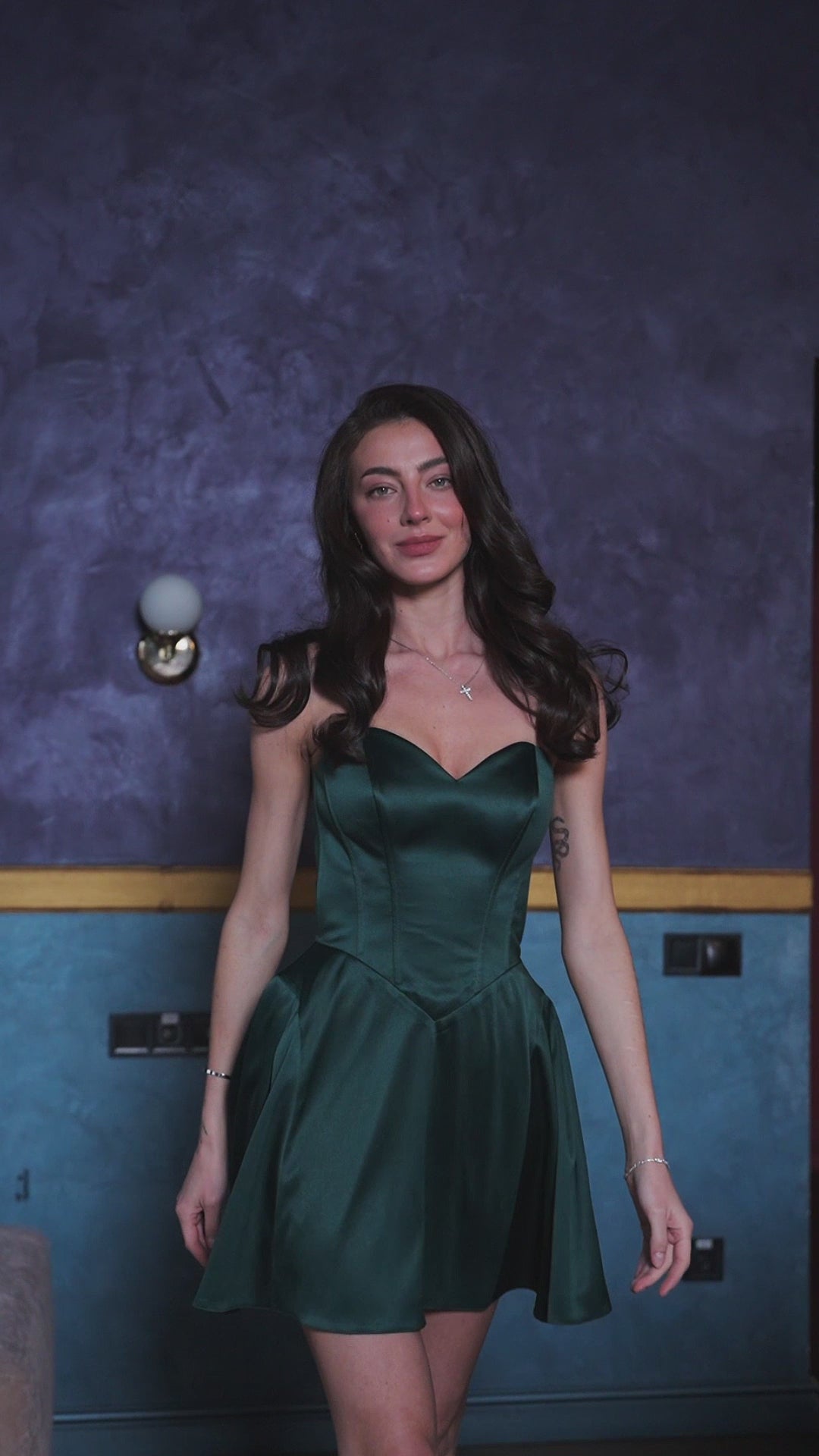 Mini abito strutturato con corsetto – Verde Smeraldo | Couture Edition