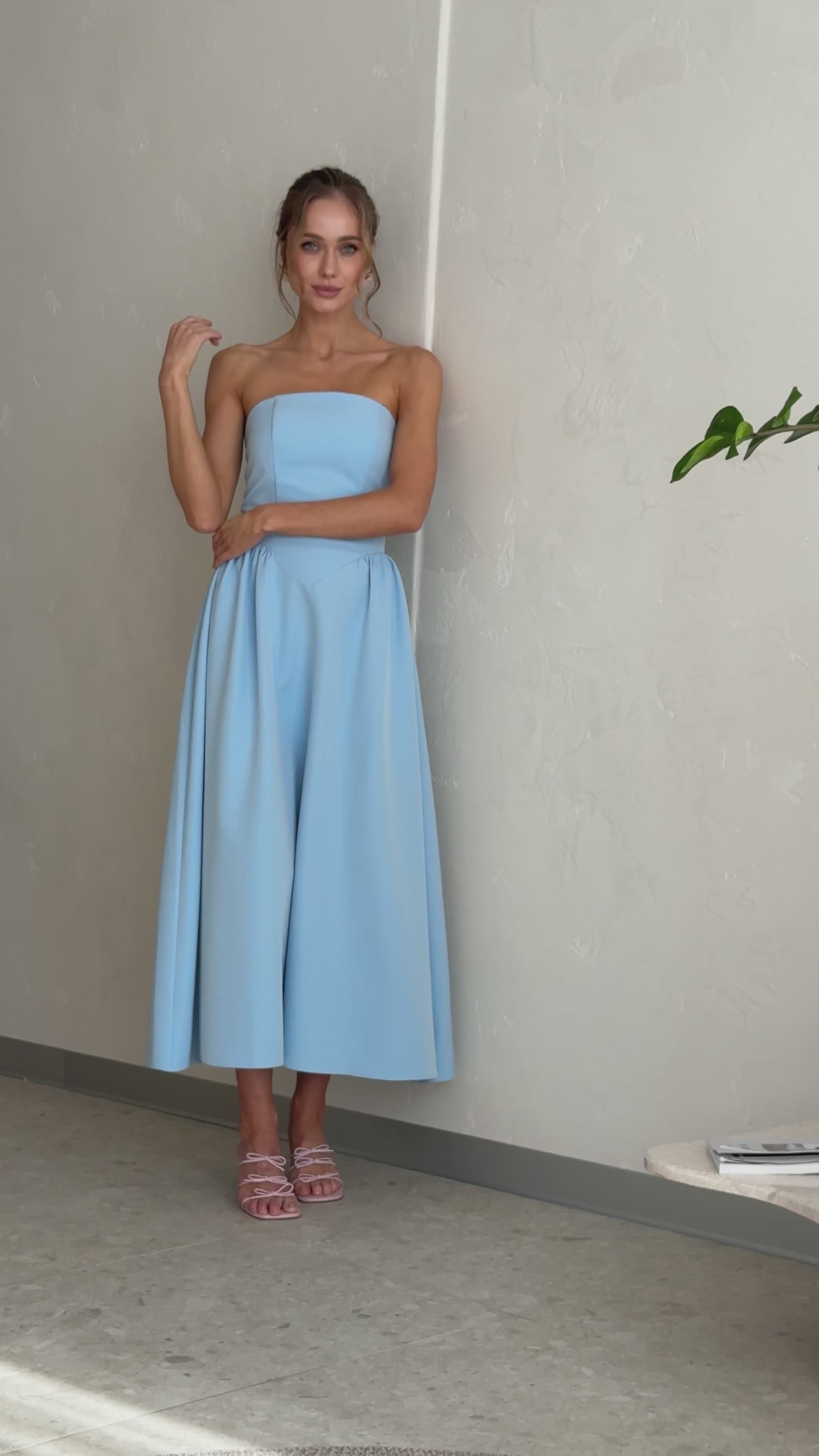Abito Midi Celeste con Corpino
