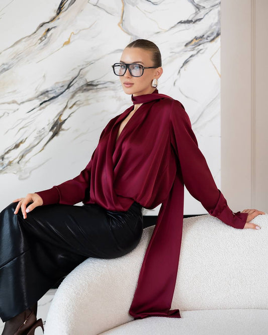 BE SURE – Blusa Elegante in Raso con Sciarpa – Bordeaux