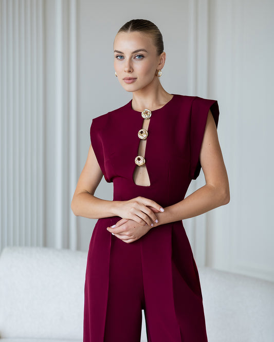 BE SURE – Tuta Elegante Con Dettagli Gioiello – Bordeaux