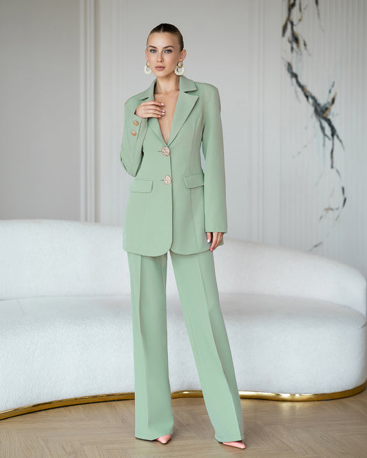 BE SURE – Tailleur Elegante con Bottoni Gioiello – Oliva