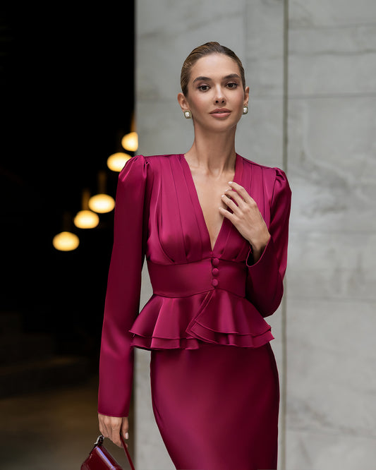 BE SURE – Completo Elegante in Raso con Blusa Peplum e Gonna – Bordeaux