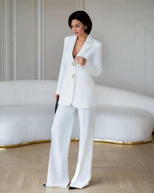 BE SURE – Tailleur Elegante con Bottoni Gioiello – Bianco
