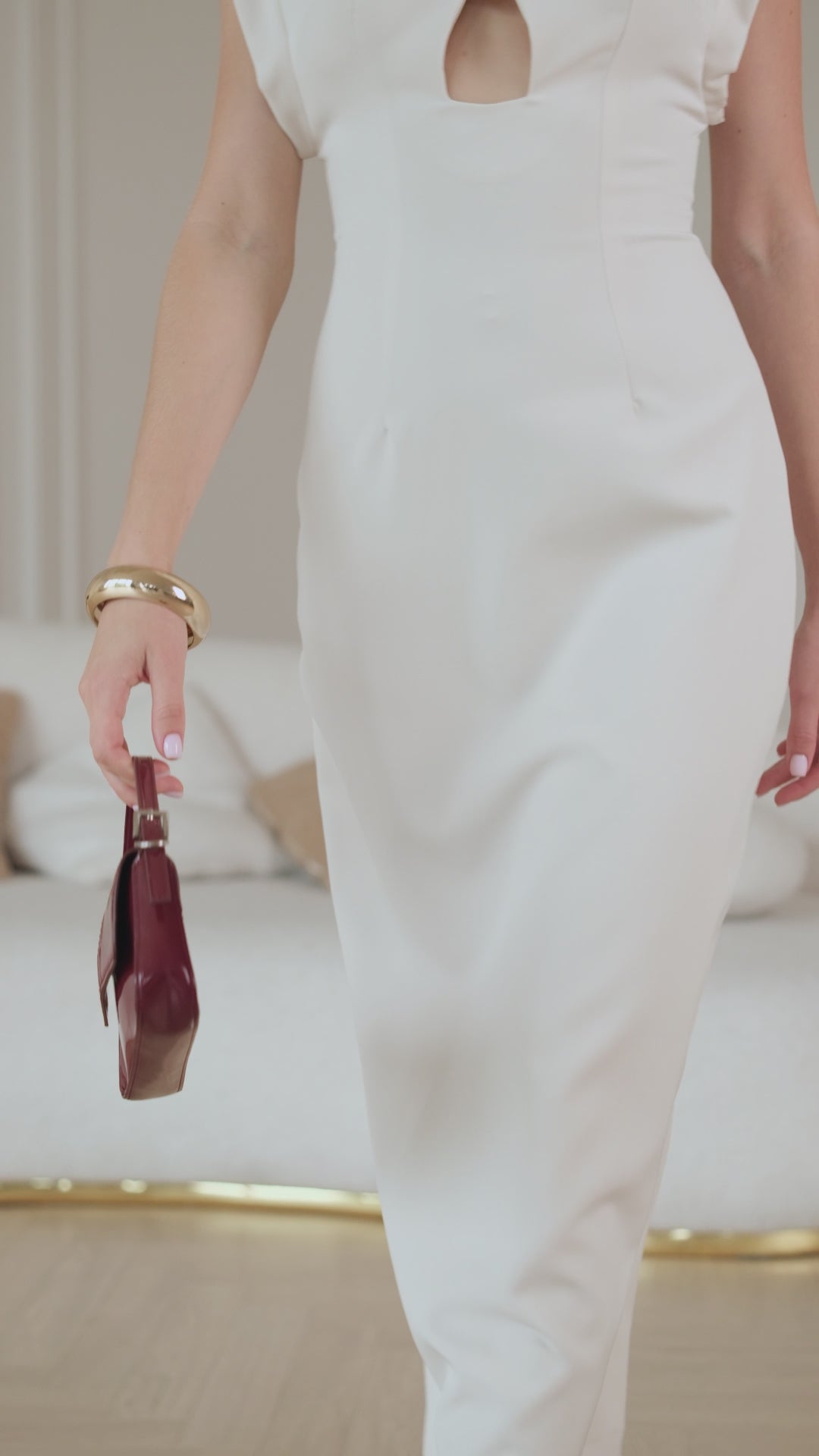 BE SURE – Abito Midi con Dettaglio Gioiello – Crema