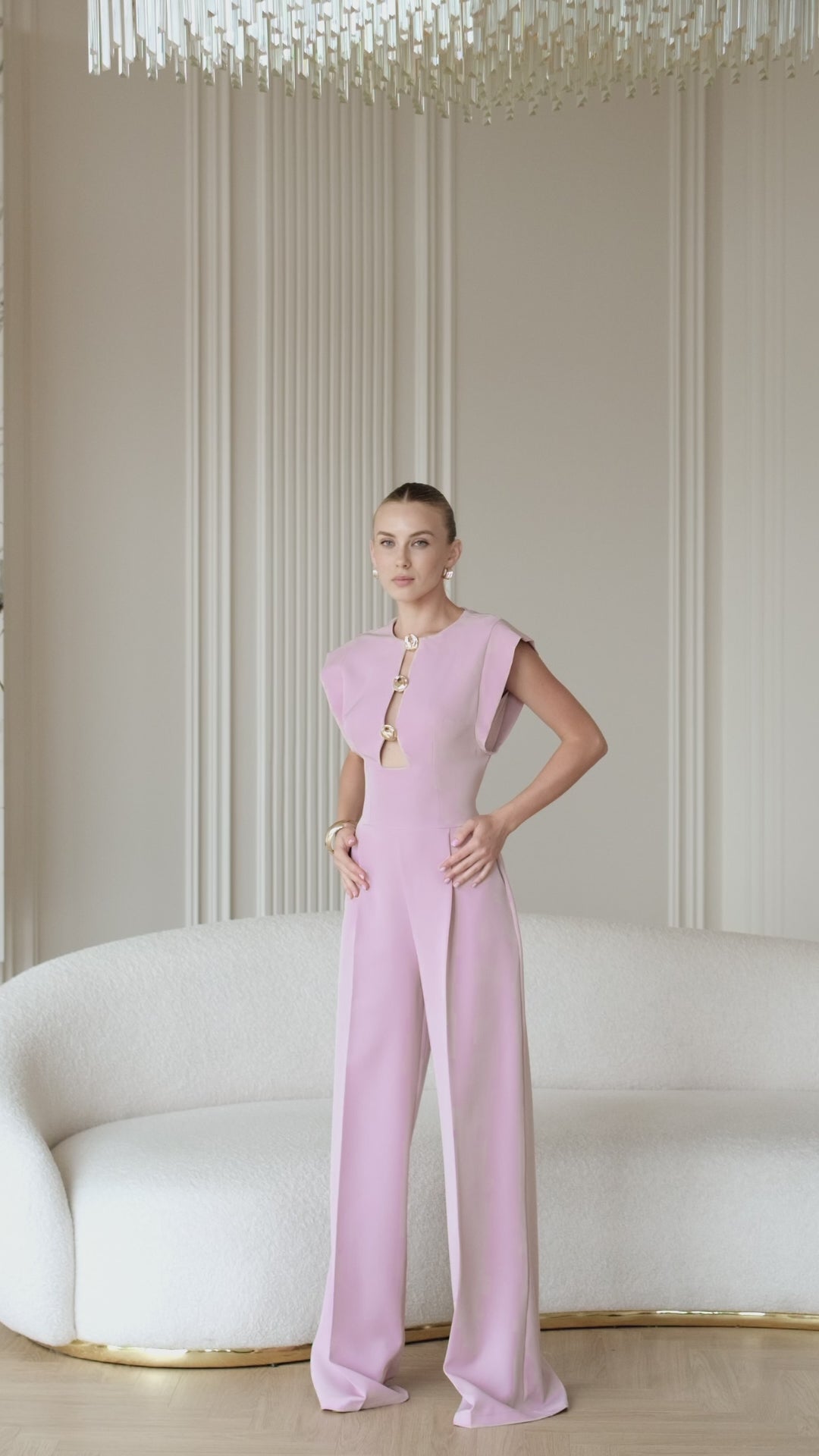 BE SURE – Tuta Elegante Con Dettagli Gioiello – Cipria