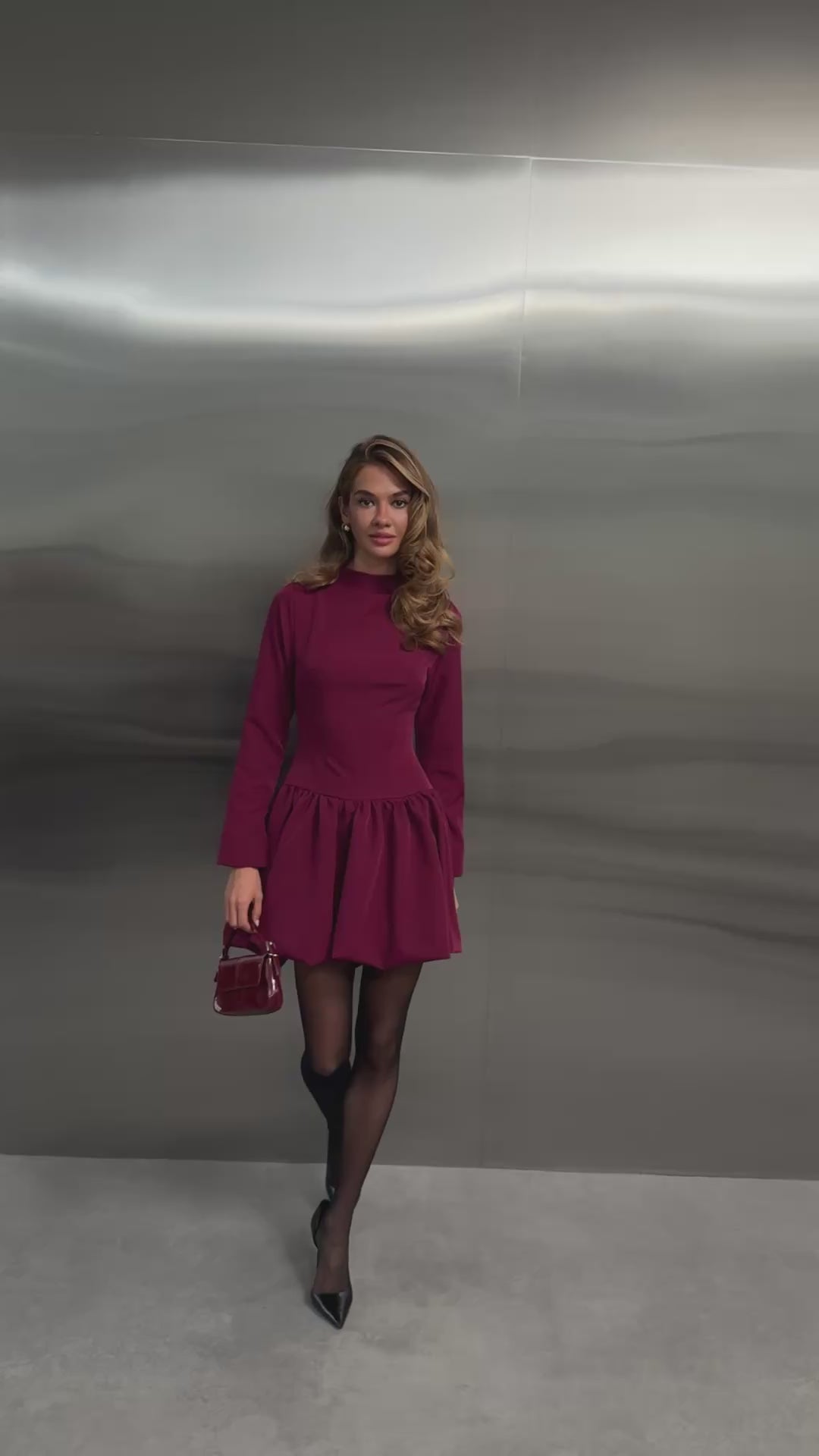 BE SURE – Abito palloncino bordeaux vinaccia a collo alto