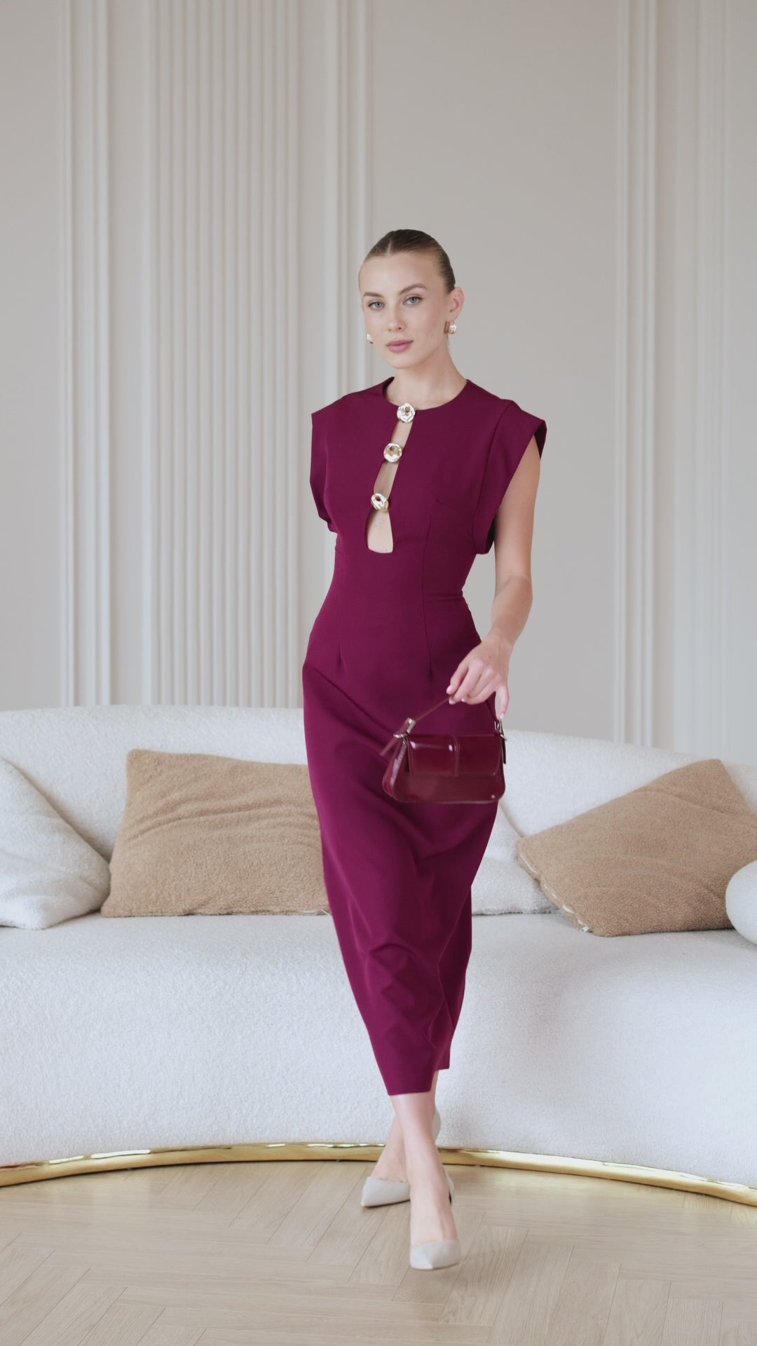 BE SURE – Abito Midi con Dettaglio Gioiello – Bordeaux