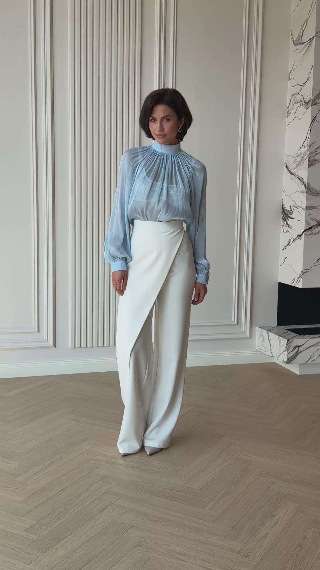 BE SURE – Blusa Elegante in Chiffon Organza – Celeste